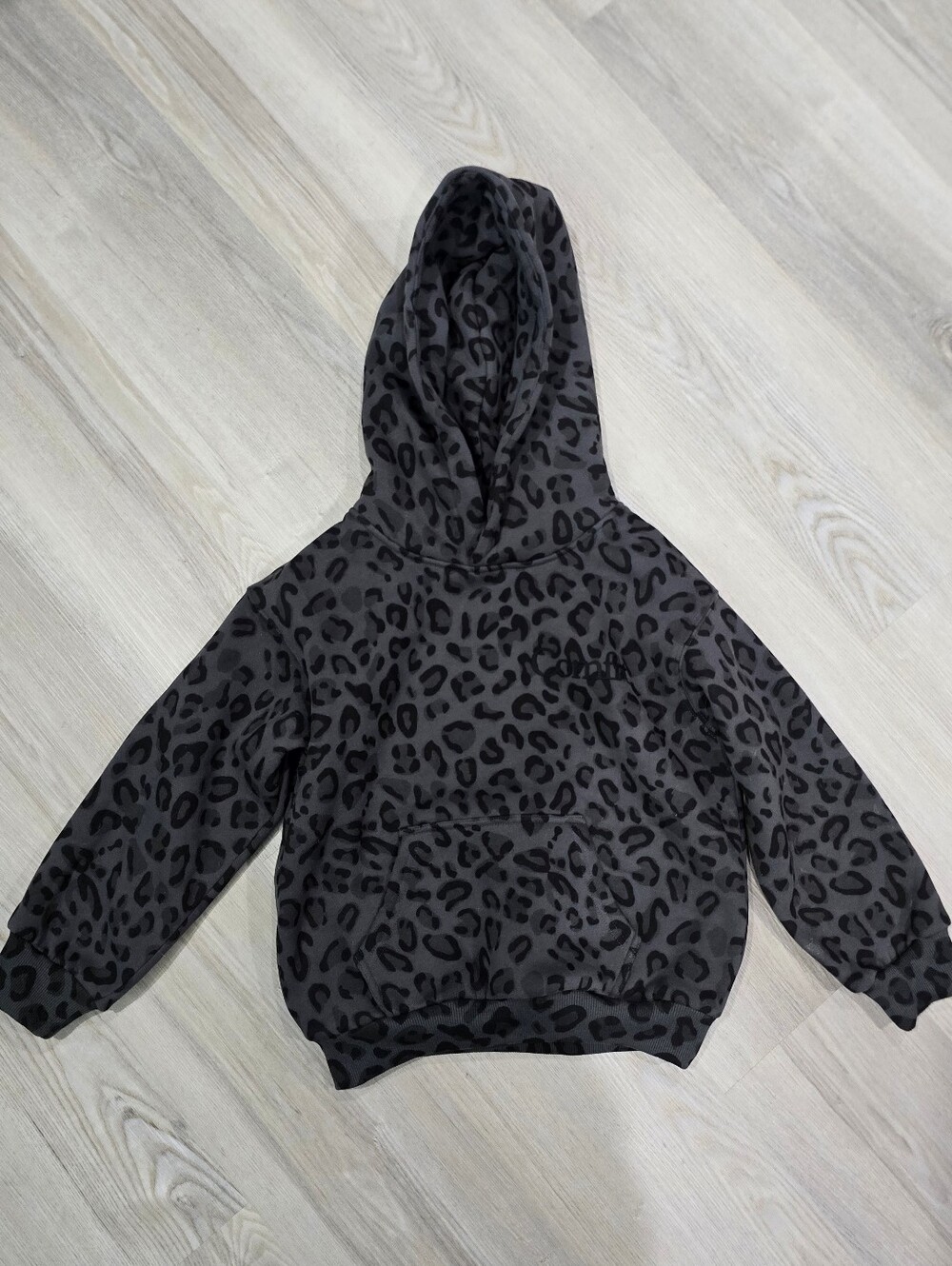 Comfrt Minimalist Kids Hoodie Pather Grey Black Size XS NWOT